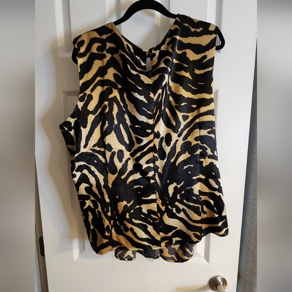 💥Sale💥Mary Kay Sleeveless Blouse Animal Print - Picture 3 of 8